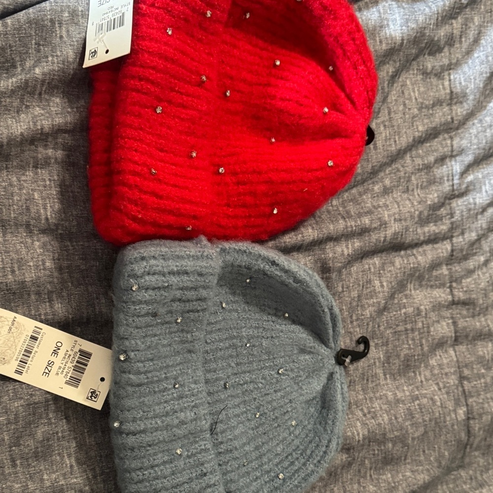 INC International Concepts Red and Gray Beanie Set